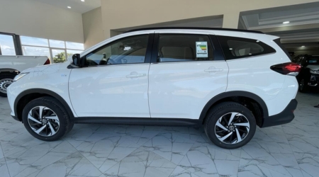Toyota Rush S 2023 Gasolina Automático interior